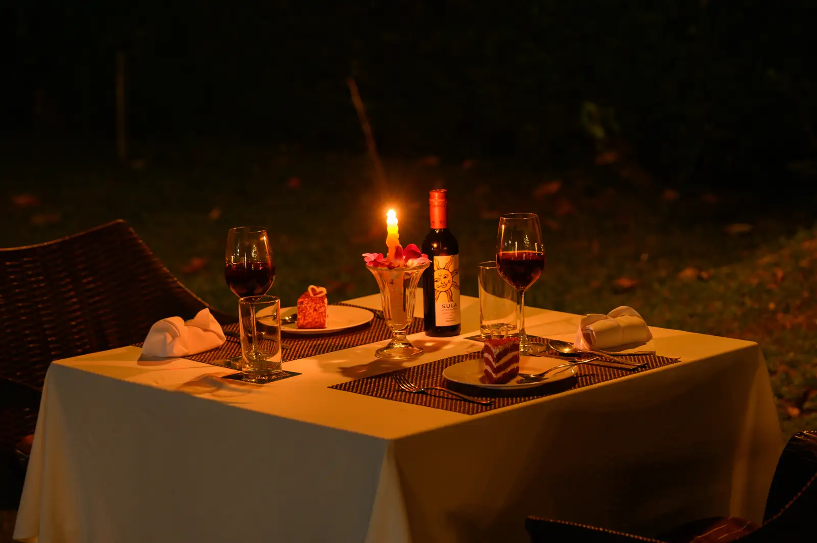 Candlelit Dinners Under the Stars